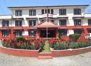 संक्रमण बढेपछि कास्कीका अधिकांश सरकारी कार्यालयको सेवा स्थगित